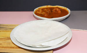 4 Nice Pathiri + Chicken Curry