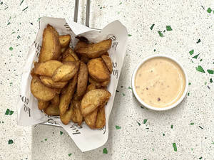 Potato Wedges With Tartar Dip