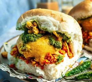 Garlic vada pav