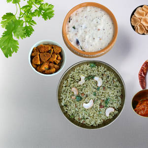 Mint Coriander Rice 450 Ml+curd Rice 250 Ml+veg 250 Ml+fryums+pickle
