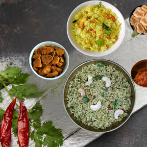 Mint Coriander Rice 450 Ml+lemon Rice 250 Ml+veg 250 Ml+fryums+pickle