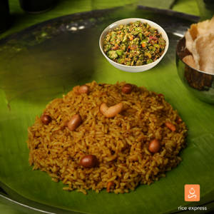 Tamarind Rice 450 Ml + Veg 250 Ml + Fryums + Pickle