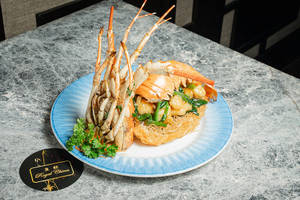 Cantonese Whole Lobster Noodles