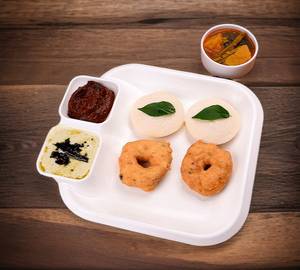 Combo idli 2 p madu vada 2 p