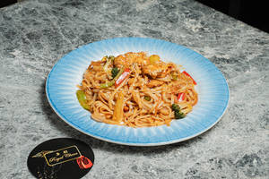 Stir Fried Udon Noodles With Chicken