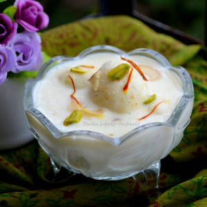 Malai Rasgulla 1pc