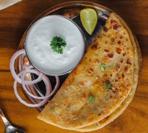 Aloo Paratha With Curd [1 Piece]