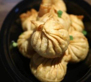 Chicken fried momos [8 pieces]