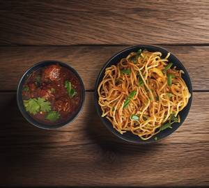 Noodles with manchurian gravy