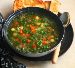 Veg clear soup