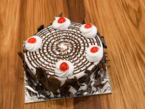 Black Forest Cake (1 kg)