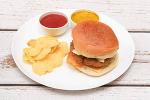 Paneer Tikka Burger With Chips