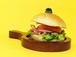 Tandoori Paneer Burger