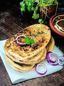 Masala Stuffed Naan