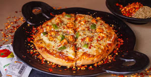 Chilli Paneer Pizza