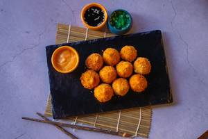 Crunchy Chicken Momo Bites