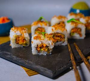 Crispy vegetable sushi