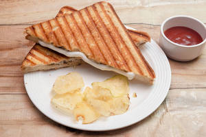 Paneer Tikka Sandwich With Chips
