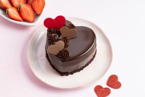 Chocolate   & Strawberry Heart Shaped Bento Cake [300g]