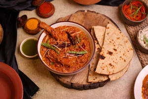 Kadhai Chicken With Butter Tandoori Roti / Butter Naan