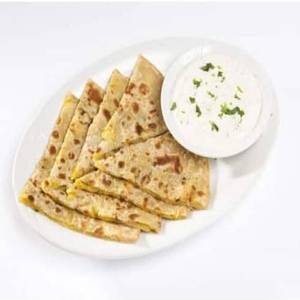 Paneer Paratha With Curd (1pcs)