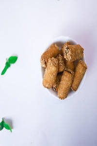SCHEZEWAN ROLL (200 Gm)