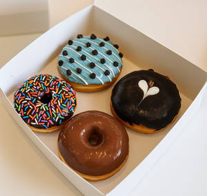 Donuts Bestseller Pack Of 4 Donuts (buy 3 And Get 1 Free)