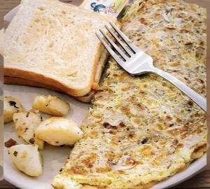 Chicken Sausages And Cheese Omlette