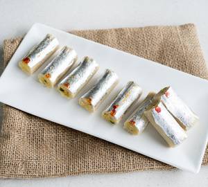 Kaju Roll Mishri
