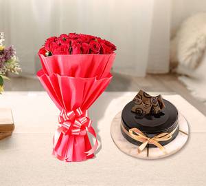 Chocolate Cake With Flower Bunch