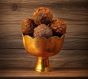 Karupatti laddu