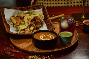 Dal Makhanwala With Chur Chur Naan Combo