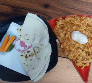 Schezwan (special Plate )chicken Shawarma