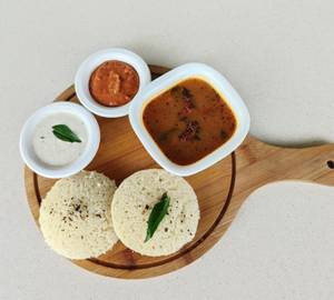 Idli [2 Pieces] With Sambhar