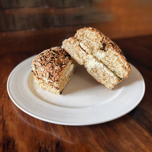 Loiellet - Herbed Cream Cheese Bagel