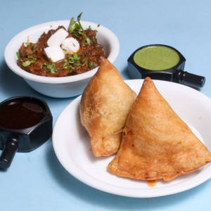 Samosa With Chole