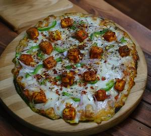 Paneer tikka pizza