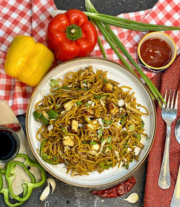 Paneer Hakka Noodles