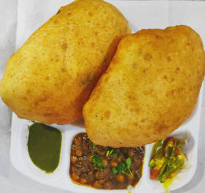Chole Bhature Full Plate