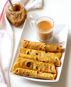 3 Thepla (4 Pcs) + Chai
