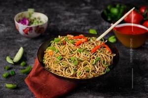 Veg hakka noodles