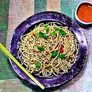 Egg schezwan noodles