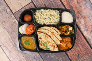 Veg Deluxe Thali
