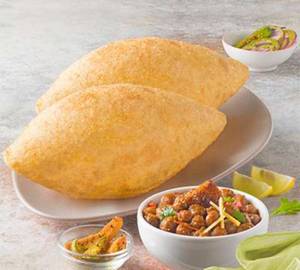 Chole Bhature (2 PIECES)
