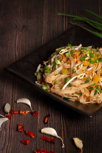 Thai Chilli Garlic Noodles Vegetable