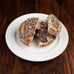 Bemmel - Creamy Mushroom Bagel