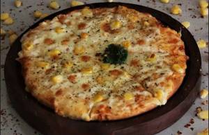 Golden corn cheese brust pizza [ 8 inches ]