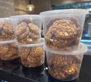 Wheat Jaggery Ghee Cashew Cookie
