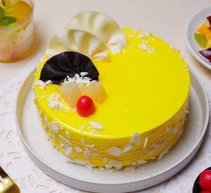 Classic pineapple Cake