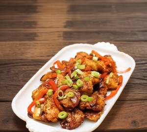 Chilli Chicken. (8Pcs)